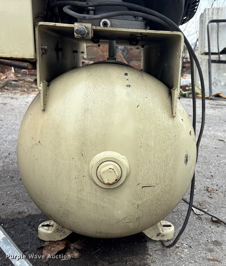 image for item FC1591 Ingersoll Rand 2475 air compressor