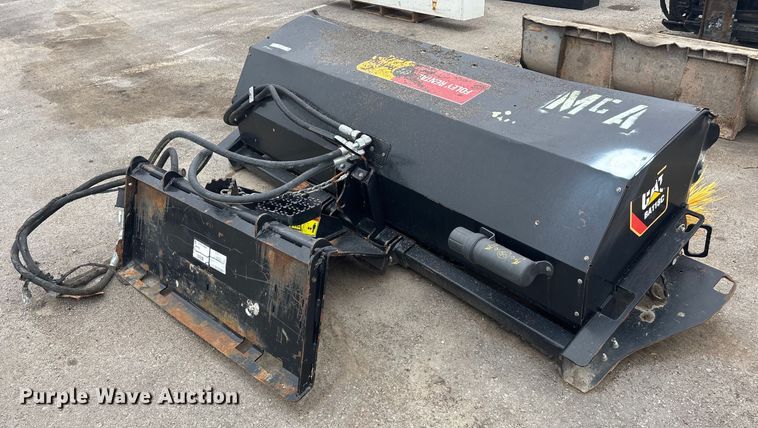 image for item FC1597 Caterpillar BA118C skid steer broom