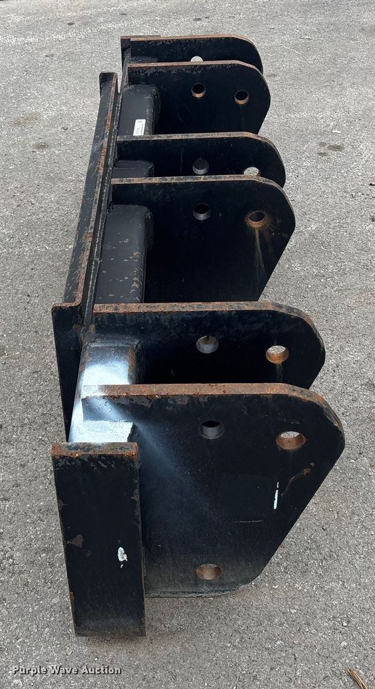 image for item FC1598 Skid steer mounting bracket