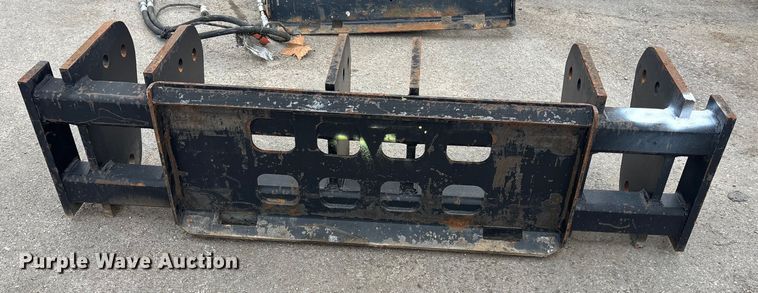 image for item FC1598 Skid steer mounting bracket