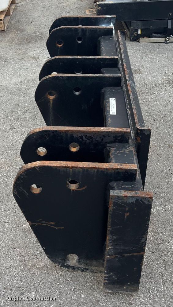 image for item FC1598 Skid steer mounting bracket