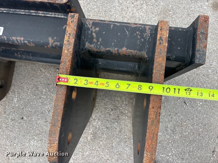 image for item FC1598 Skid steer mounting bracket