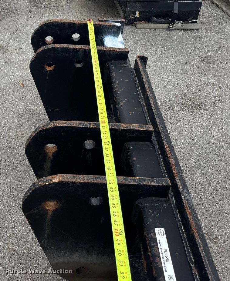 image for item FC1598 Skid steer mounting bracket