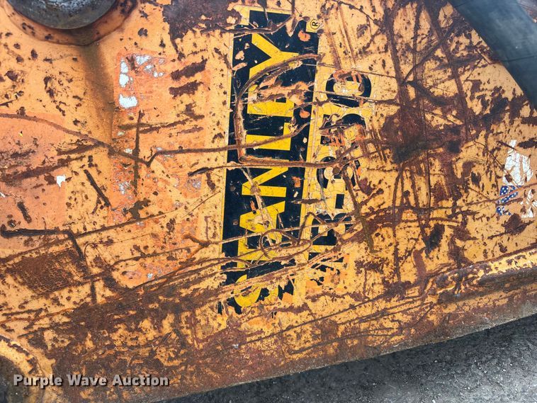 image for item FC1599 Stanley MB350 skid steer breaker