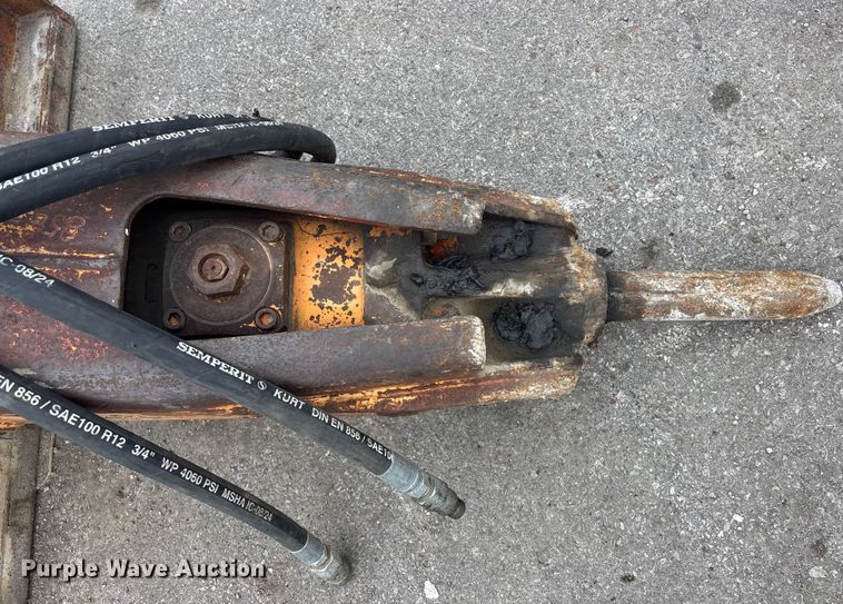 image for item FC1599 Stanley MB350 skid steer breaker