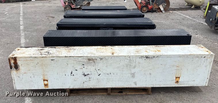 image for item FC1600 (5) toolboxes