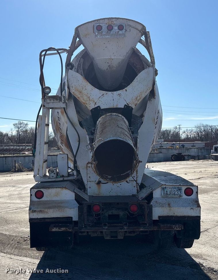 image for item FC1602 1994 International F-2574 ready mix truck
