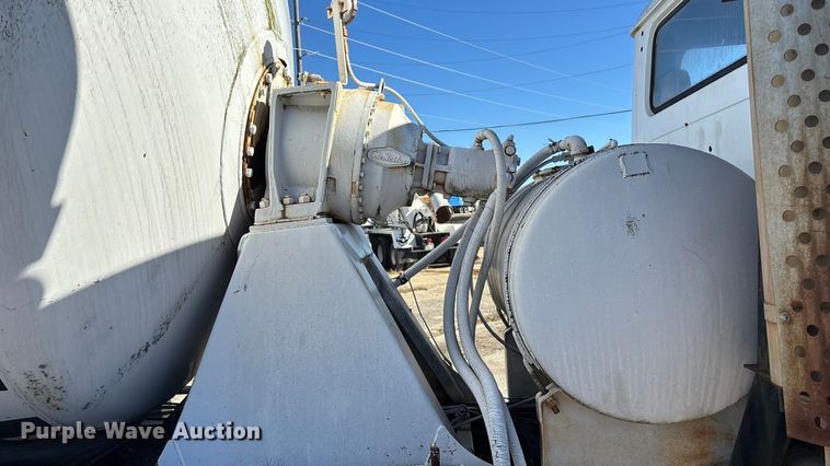 image for item FC1602 1994 International F-2574 ready mix truck