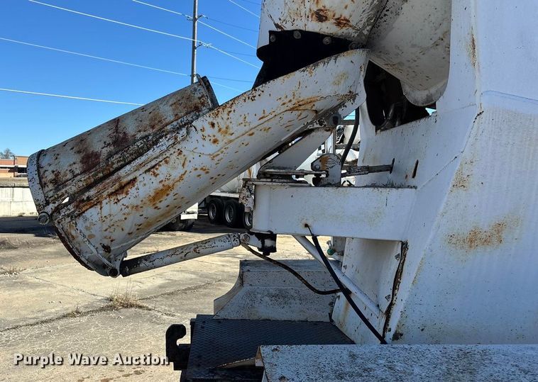 image for item FC1602 1994 International F-2574 ready mix truck