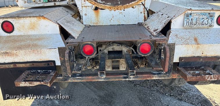 image for item FC1602 1994 International F-2574 ready mix truck