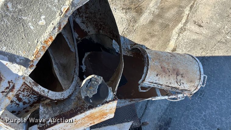 image for item FC1602 1994 International F-2574 ready mix truck