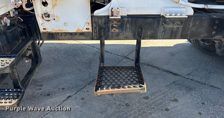 image for item FC1602 1994 International F-2574 ready mix truck