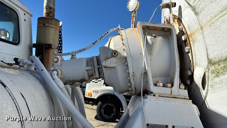 image for item FC1602 1994 International F-2574 ready mix truck