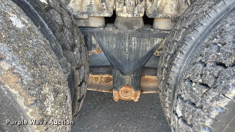 image for item FC1602 1994 International F-2574 ready mix truck