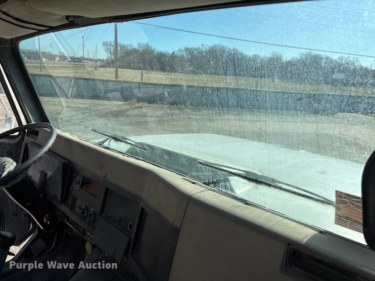 image for item FC1602 1994 International F-2574 ready mix truck