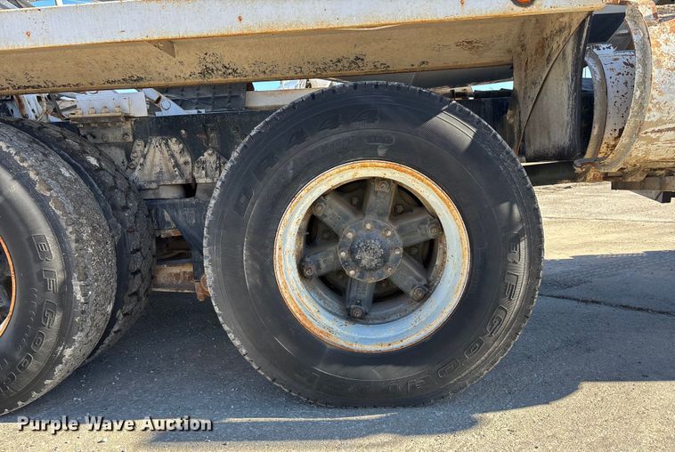 image for item FC1602 1994 International F-2574 ready mix truck