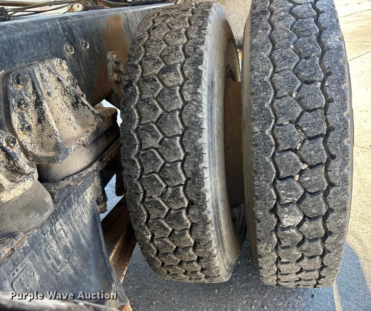 image for item FC1602 1994 International F-2574 ready mix truck