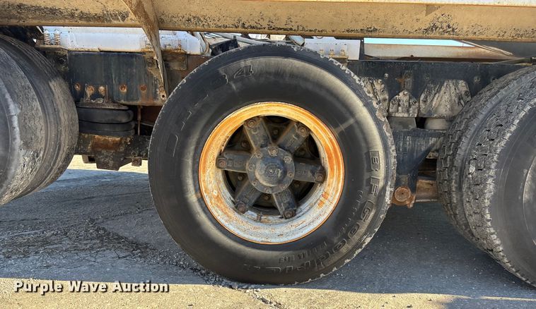 image for item FC1602 1994 International F-2574 ready mix truck