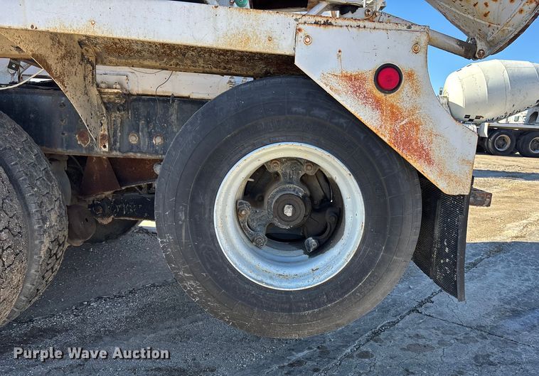 image for item FC1602 1994 International F-2574 ready mix truck