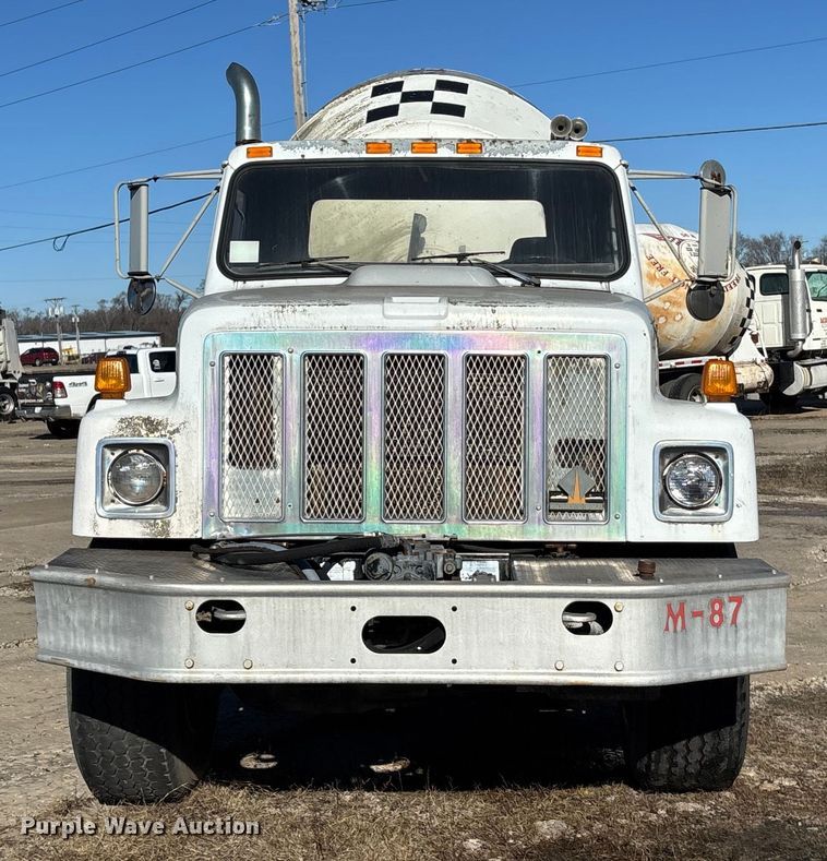 image for item FC1603 1994 International F-2574 ready mix truck