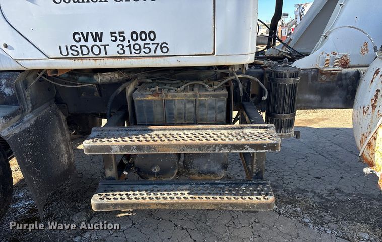 image for item FC1603 1994 International F-2574 ready mix truck