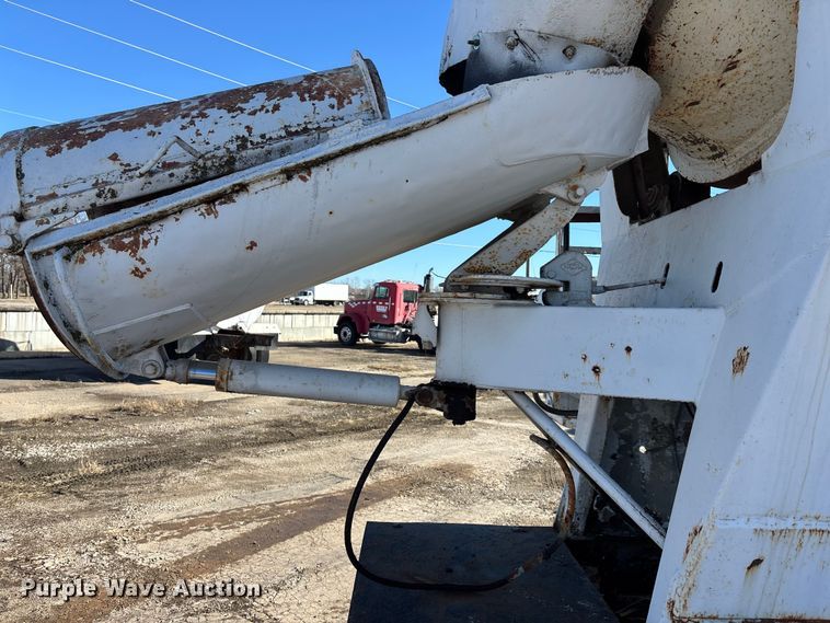 image for item FC1603 1994 International F-2574 ready mix truck