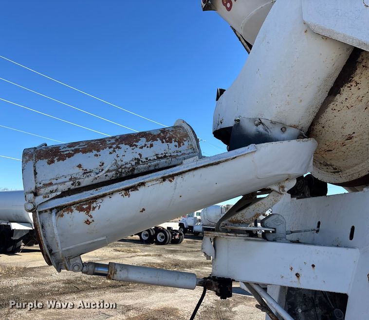 image for item FC1603 1994 International F-2574 ready mix truck