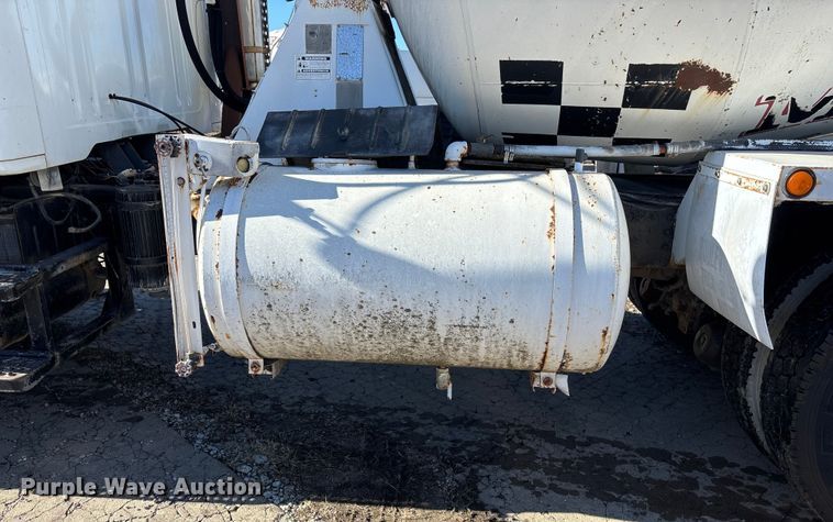 image for item FC1603 1994 International F-2574 ready mix truck