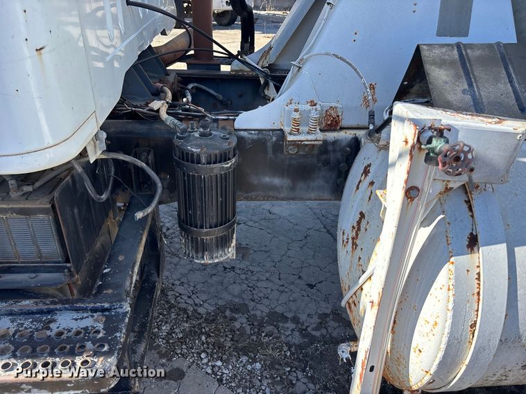 image for item FC1603 1994 International F-2574 ready mix truck