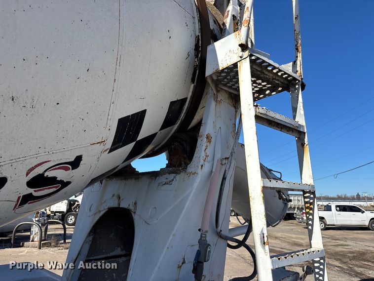 image for item FC1603 1994 International F-2574 ready mix truck