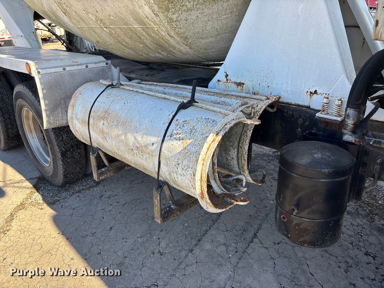 image for item FC1603 1994 International F-2574 ready mix truck