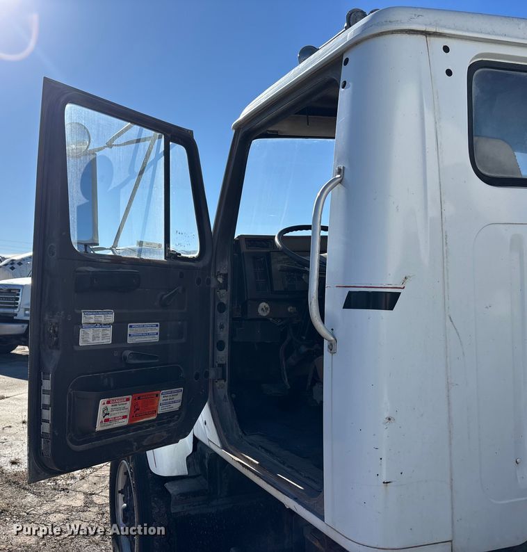 image for item FC1603 1994 International F-2574 ready mix truck