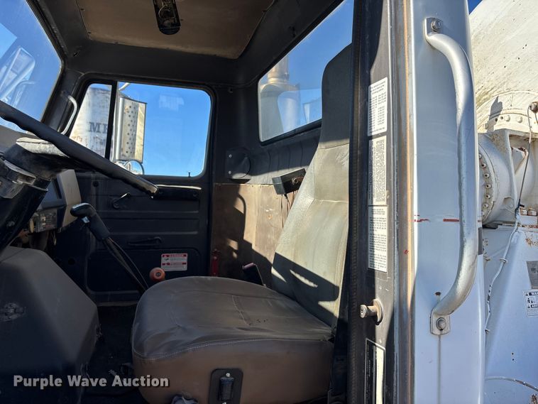 image for item FC1603 1994 International F-2574 ready mix truck