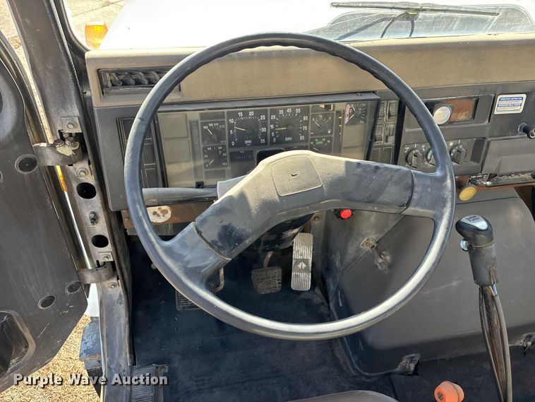 image for item FC1603 1994 International F-2574 ready mix truck