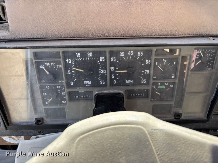 image for item FC1603 1994 International F-2574 ready mix truck