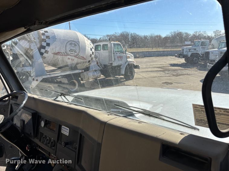 image for item FC1603 1994 International F-2574 ready mix truck