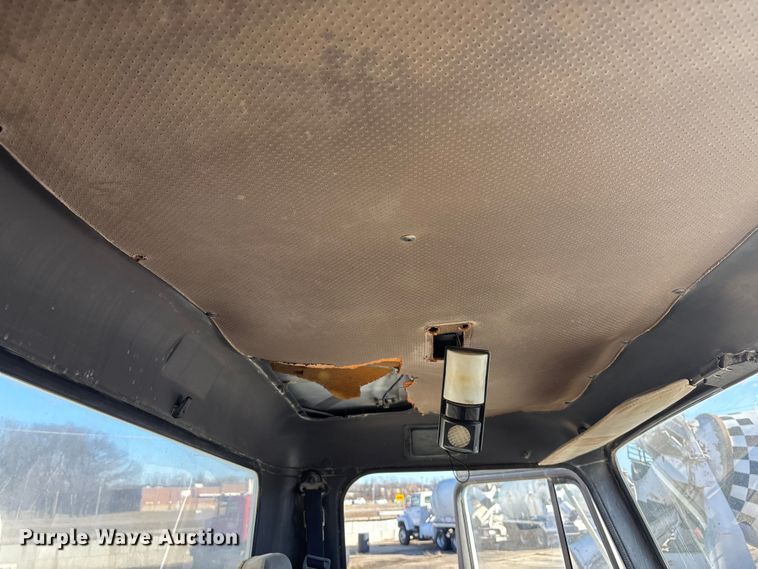 image for item FC1603 1994 International F-2574 ready mix truck