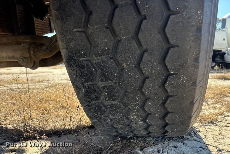 image for item FC1603 1994 International F-2574 ready mix truck