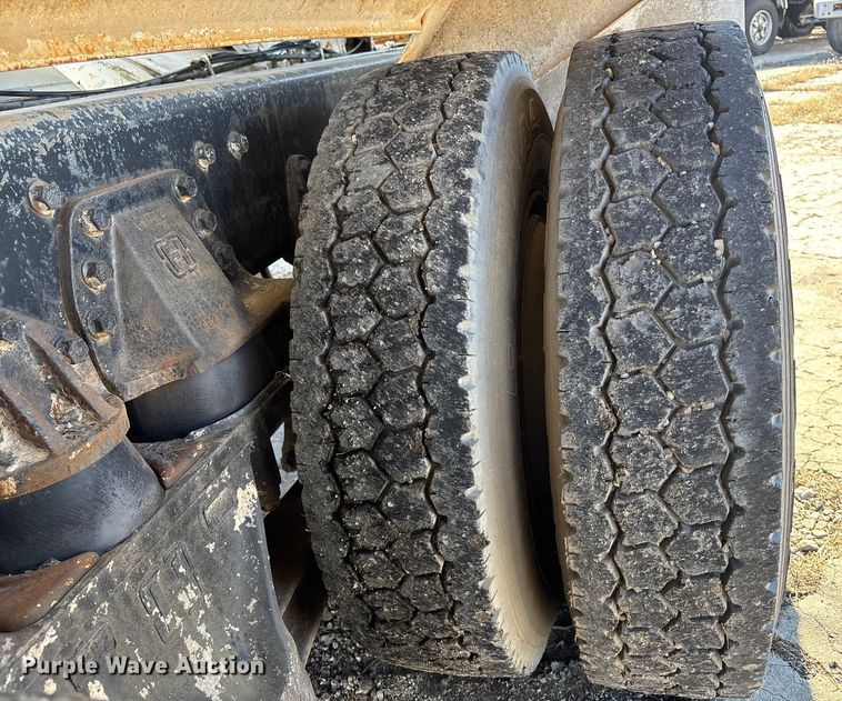 image for item FC1603 1994 International F-2574 ready mix truck