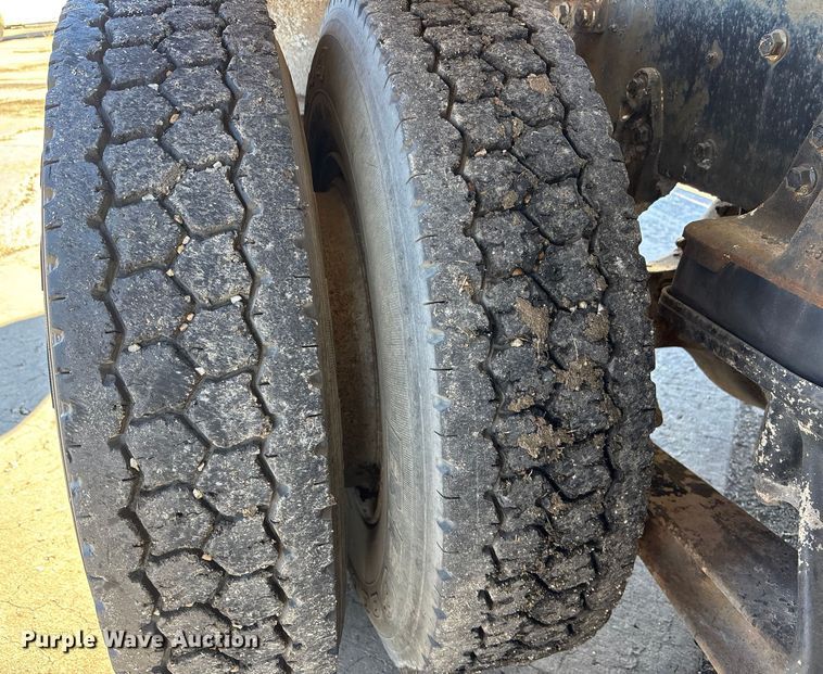 image for item FC1603 1994 International F-2574 ready mix truck