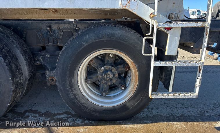 image for item FC1603 1994 International F-2574 ready mix truck