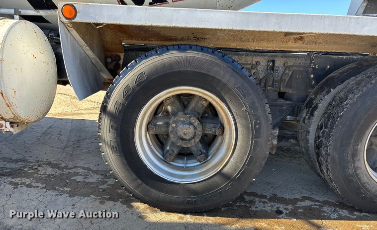 image for item FC1603 1994 International F-2574 ready mix truck