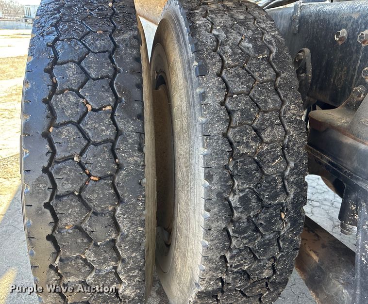 image for item FC1603 1994 International F-2574 ready mix truck