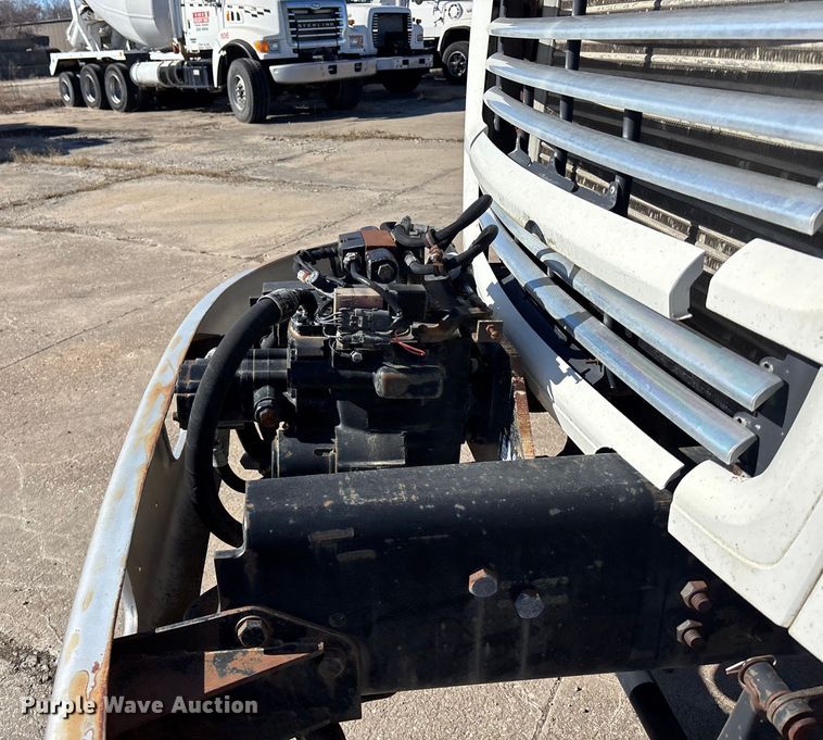 image for item FC1604 1998 Ford LT8513 ready mix truck