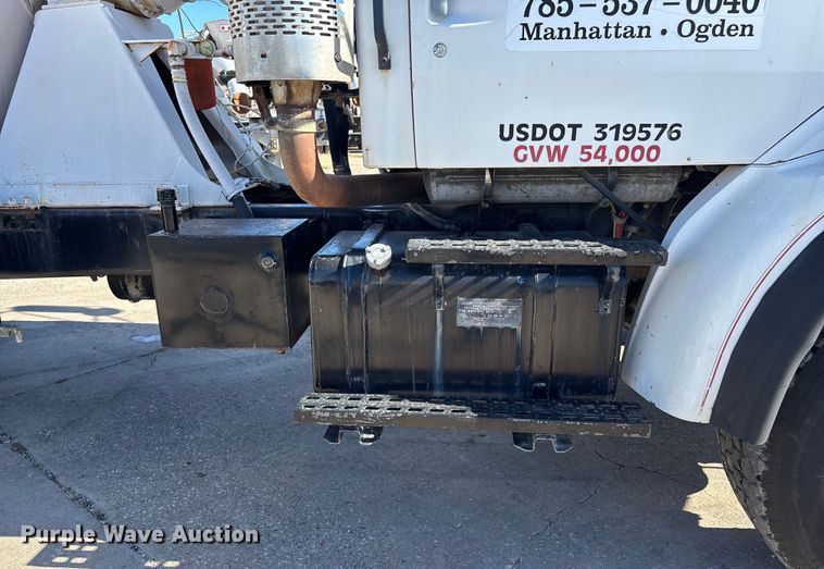 image for item FC1604 1998 Ford LT8513 ready mix truck