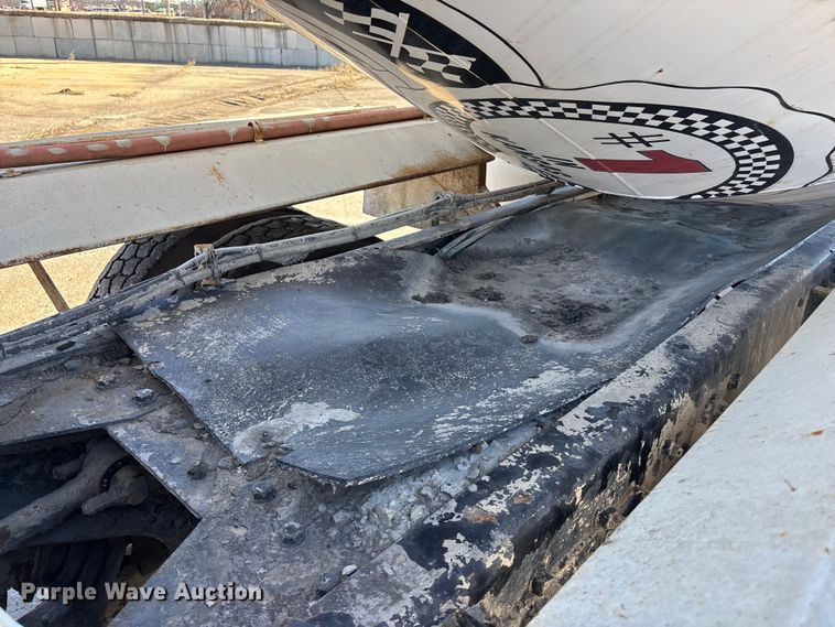 image for item FC1604 1998 Ford LT8513 ready mix truck