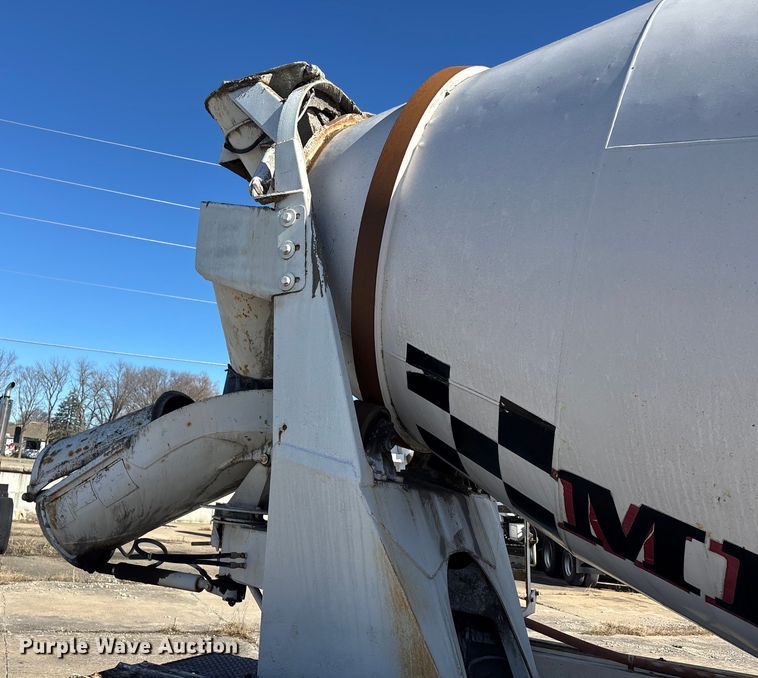 image for item FC1604 1998 Ford LT8513 ready mix truck