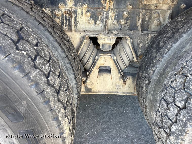 image for item FC1604 1998 Ford LT8513 ready mix truck