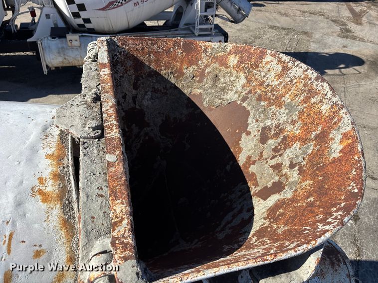 image for item FC1604 1998 Ford LT8513 ready mix truck