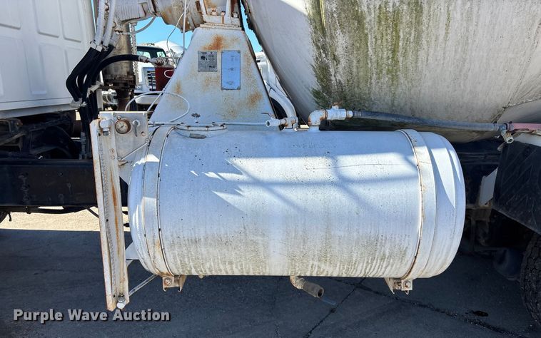 image for item FC1604 1998 Ford LT8513 ready mix truck